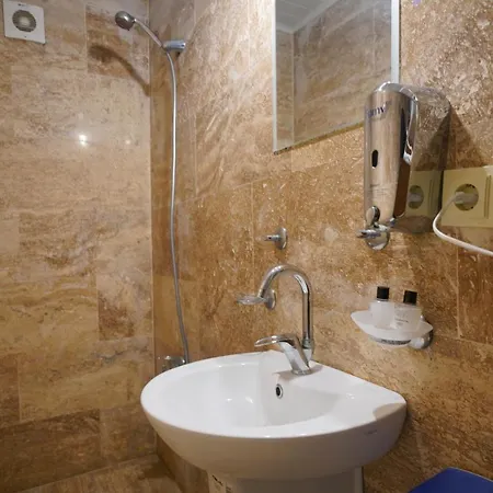 Lucky Luke Stone House Δωμάτια σε οικογενειακή κατοικία Γκόρεμε