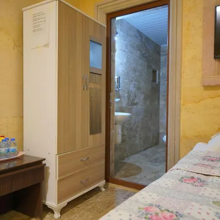 Homestay Lucky Luke Stone House *