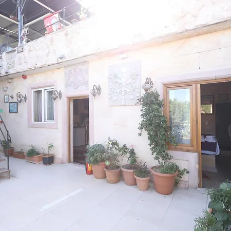 Δωμάτια σε οικογενειακή κατοικία Lucky Luke Stone House