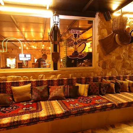 Homestay Lucky Luke Stone House *