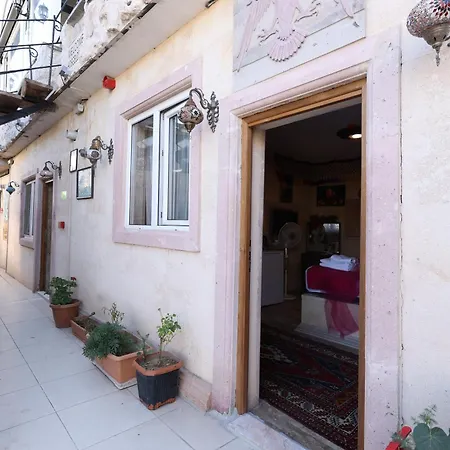 Lucky Luke Stone House