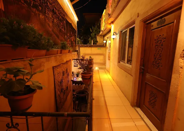 Lucky Luke Stone House